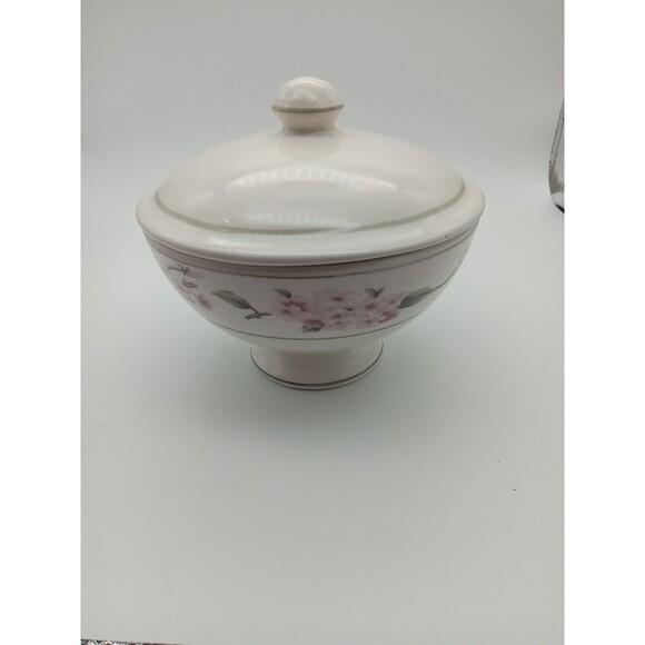 MARTHA STEWART  Sugar Bowl  With Lid Hydrangea Floral China  Dish - Picture 1 of 8
